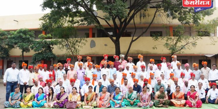 बारी समाज विद्यालयात माजी विद्यार्थ्यांच्या मेळाव्यात आली रंगत