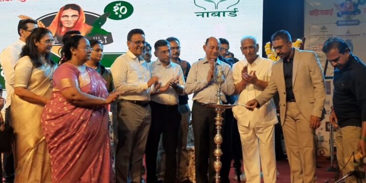 बहिणाबाई महोत्सवाचे कारागृह महानिरीक्षक जालिंदर सुपेकर यांचे हस्ते उद्घाटन