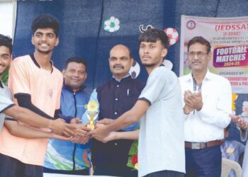 फुटबॉल क्रीडा स्पर्धेत गोदावरी तंत्रनिकेतनच्या संघाला विजेतेपद
