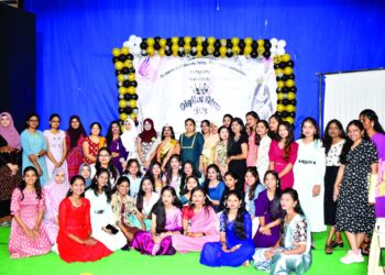 डॉ. वर्षा पाटील वूमन्स कॉलेज ऑफ कॉम्पुटर अँप्लिकेशन मध्ये फ्रेशर पार्टी उत्साहात