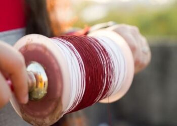 दुसऱ्या मजल्यावरून पडल्याने पतंग उडवतांना चिमुकला गंभीर जखमी