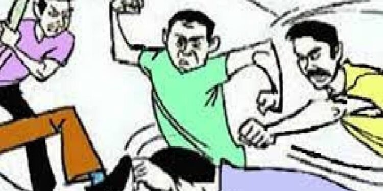 ‘कुत्र्याला आवरा’ सांगितल्याच्या रागातून नागरिकांवर महिलेसह गुंडांची दगडफेक !