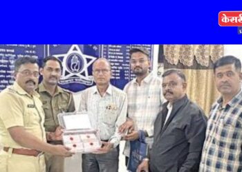 घरफोडीतील मुद्देमाल फिर्यादीला पोलिसांनी दिला परत