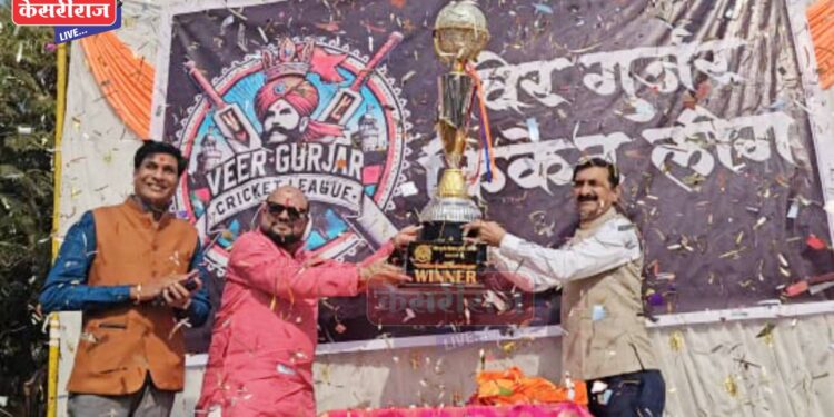 ट्रकच्या भीषण धडकेत दुचाकीवरील पती ठार, पत्नी गंभीर