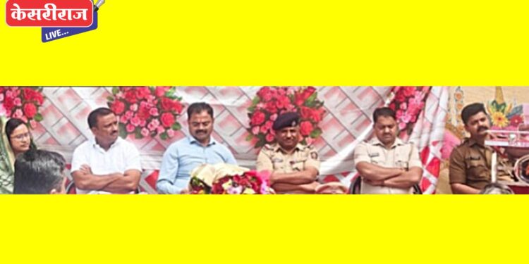 विविध मिरवणुकीच्या विजेत्या मंडळांना आ. किशोर पाटील यांच्या हस्ते पारितोषिक वितरण