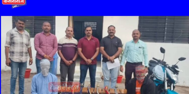 चाळीसगाव शहरात ३ तलवारींसह सख्ख्या भावांना केली अटक