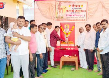 संत नरहरी महाराज पुण्यतिथीनिमित्त शिरसोलीत समाजबांधवांनी केले अभिवादन