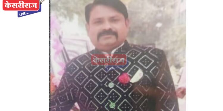 कार्यालयातच गळफास घेऊन कर्मचाऱ्याची वरिष्ठांच्या जाचाला कंटाळून आत्महत्या