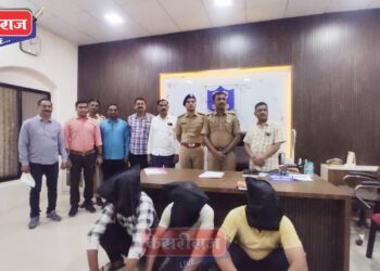 अपहरण करून मारहाण करीत व्यापाऱ्याला लुटणाऱ्या तिघांना अटक