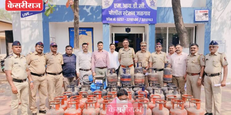 घरगुती गॅस “व्यावसायिक”मध्ये करायचा रूपांतर, काळाबाजार करणाऱ्याला अटक