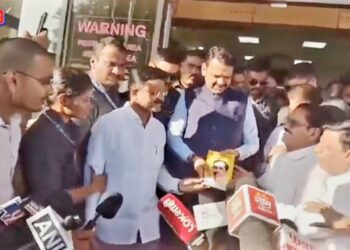 महाराष्ट्र सुवर्णकार सेनेतर्फे मुख्यमंत्री देवेंद्र फडणवीस यांचा सत्कार