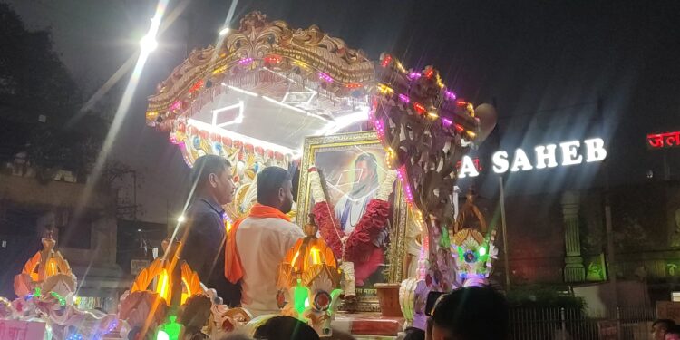 ढोलताशांच्या गजरात समाजबांधवांचा उत्साह