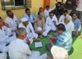 विजेची समस्या : शेतकऱ्यांनी विचारला कार्यकारी अभियंत्यांना जाब