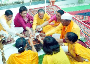 डॉ. उल्हास पाटील यांच्या दिर्घायुष्यासाठी गायत्री यज्ञ