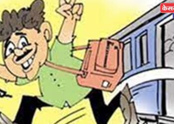 महिला झोपून गेल्याचा फायदा घेत चोरट्याने १२ लाखांचे दागिने, रोकड लांबविली !