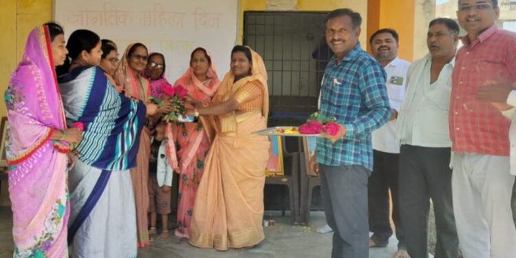 खिरवड ग्रामपंचायतीत महिलादिन उत्साहात