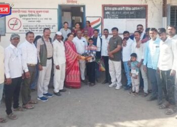 पोलीस पाटलांची मोबाईल, रोकड, कागदपत्रे असलेली पिशवी विद्यार्थ्याने केली परत