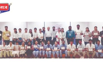 गोदावरी कॉलेज ऑफ नर्सिंग महाविद्यालयात रक्तदात्यांनी केले रक्तदान