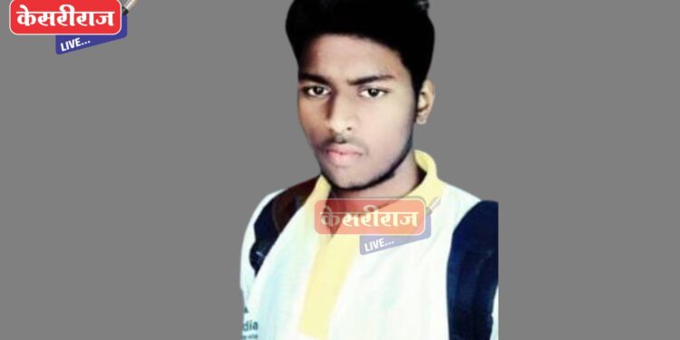 भरधाव दुचाकी डिव्हायडरला आदळली : जुळ्या भावांपैकी एक ठार, दुसरा गंभीर !