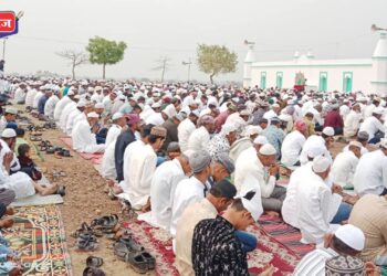 सुख, शांतीसाठी परमेश्वराकडे प्रार्थना, सर्वधर्मीय बांधवानी दिल्या शुभेच्छा !