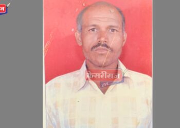 कर्जबाजारी शेतकऱ्याची छताला गळफास घेऊन आत्महत्या