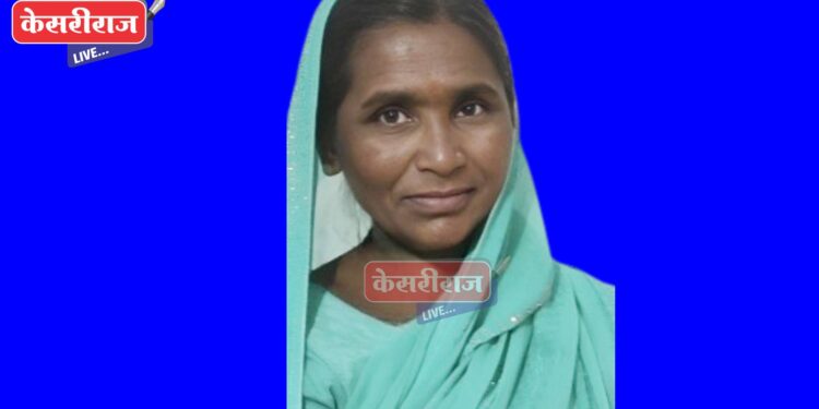 खराब रस्त्यांमुळे दुचाकीवरून पडल्याने विवाहितेचा दुर्दैवी मृत्यू