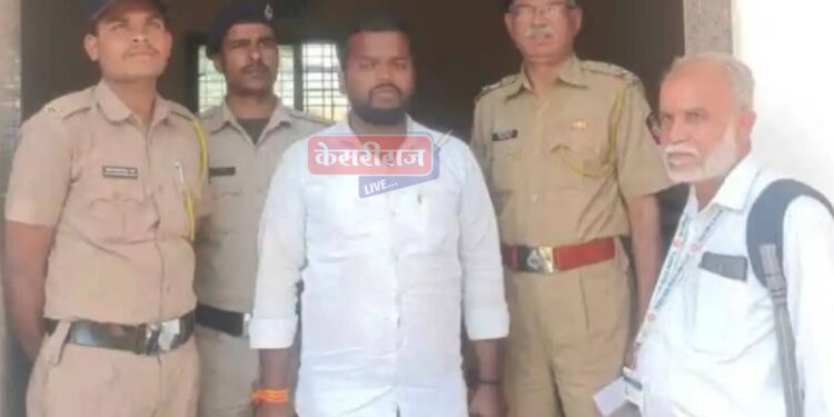 तोतया तिकीट तपासनीस प्रवाश्यांच्या मदतीने भुसावळ पोलिसांच्या ताब्यात