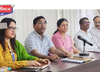 सामाजिक बांधिलकी ठेवून जनतेला वेळेत सेवा देण्याचे काम करावे