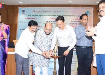 गावाच्या विकासासाठी विरोधकांनी सत्ताधाऱ्यांसह एकत्र आले पाहिजे : पालकमंत्री गुलाबराव पाटील