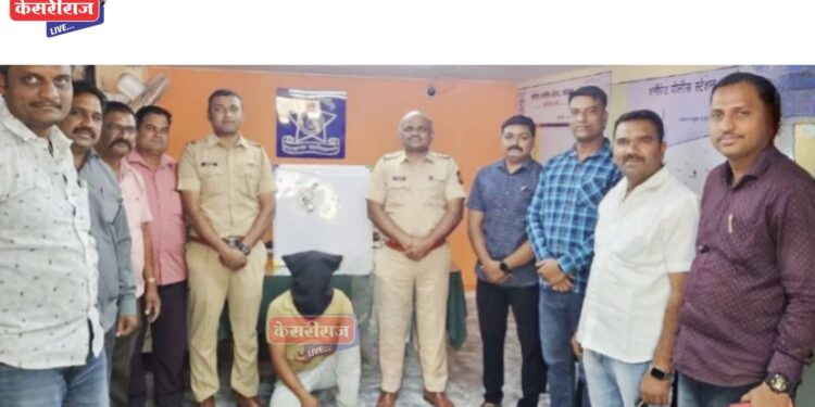 नेरी नाका परिसरात धावत्या रिक्षात आढळली काडतूस भरलेली देशी लोखंडी पिस्टल !