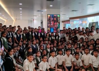 अनुभूती इंग्लिश मिडीअम स्कूलच्या २६७ विद्यार्थ्यांनी अनुभवला ‘छावा’ चित्रपट