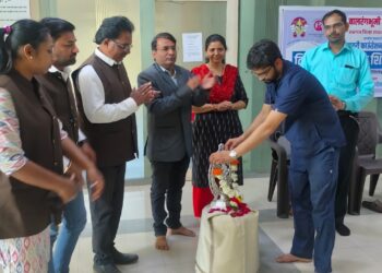 मोफत आरोग्य शिबिराचा ४५ कलावंतांनी घेतला लाभ