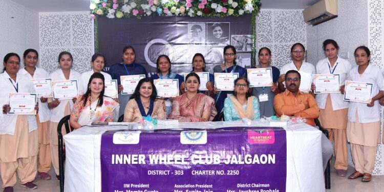जागतिक महिला दिनानिमित्त इनरव्हील क्लबतर्फे आशा स्वयंसेविकांचा सन्मान