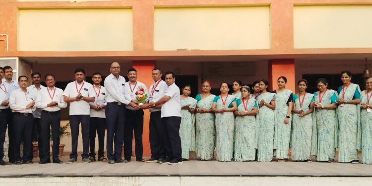 आदर्श क्रीडा पुरस्कारप्राप्त क्रीडाशिक्षक संजय काटोले यांचा सत्कार