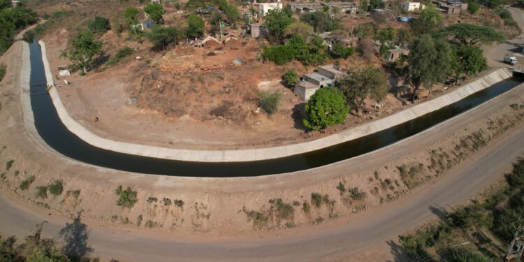 शासनाच्या १६ कोटींच्या निधीतून मन्याड पाटचारी काँक्रीटीकरण काम प्रगतीपथावर