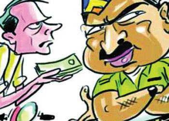 पोलीस ठाण्यात २० हजारांची लाच घेताना दोघं हवालदारांना अटक