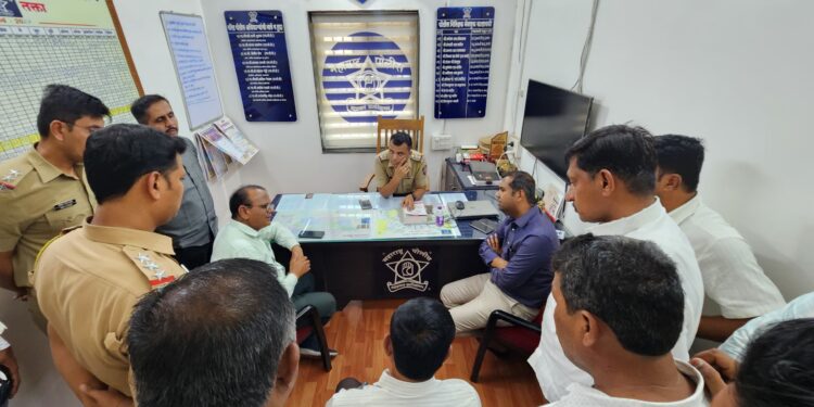 विहिरी व घरकुलांच्या मंजुरी साठी लाभार्थ्यांकडून पैसे लुबाडणाऱ्याना सोडणार नाही.