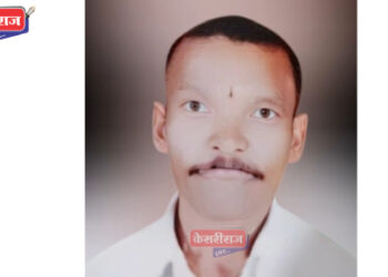 शेतकऱ्याची आंब्याच्या झाडाला गळफास घेऊन आत्महत्या