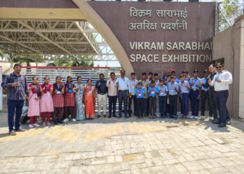 इस्रो सहल यशस्वीपणे पूर्ण;  आश्रम शाळेतील विद्यार्थ्यांना प्रेरणादायी अनुभव