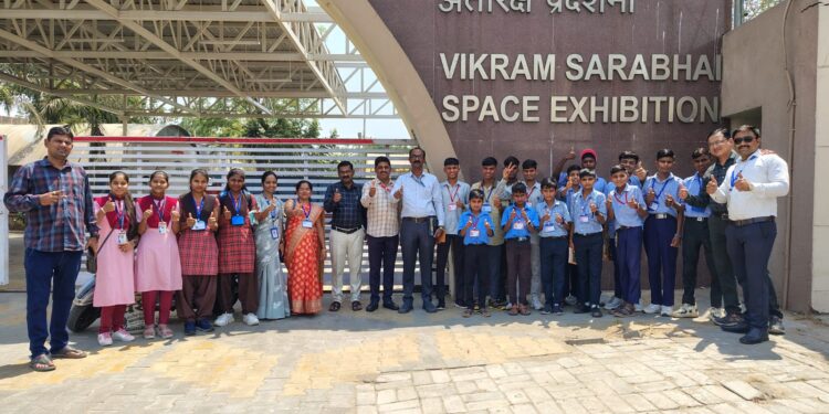 इस्रो सहल यशस्वीपणे पूर्ण;  आश्रम शाळेतील विद्यार्थ्यांना प्रेरणादायी अनुभव