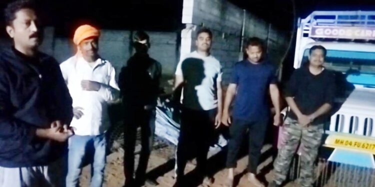 कत्तलीसाठी नेणाऱ्या दहा गाईंची सुटका, रावेर पोलीस स्टेशनची धडक कारवाई !