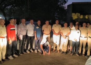 गुजरातमधून अमरावतीला जाणारा ५० लाखांचा गुटखा पकडला, म्हसवे शिवारात महामार्गावर कारवाई