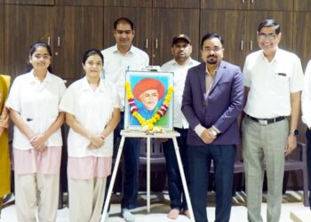 गोदावरीत महात्मा फुले जयंती अभिवादन