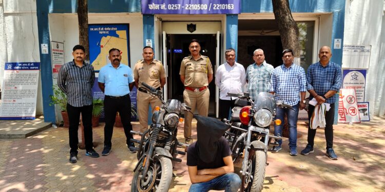 छत्रपती संभाजीनगरचा ‘बुलेट’चोर २ वाहनांसह अटकेत जळगावात जेरबंद!