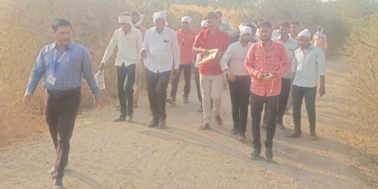 जामनेर तालुक्यातील करमाड-पळासखेडा शिवरस्ता शेतकऱ्यांसाठी खुला