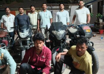 दुचाकी चोरी करणारी टोळी नाशिकमधून गजाआड, चार वाहने जप्त