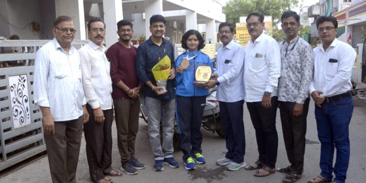  डॉ. शरयू विसपुते यांना आशियाई योगासन स्पर्धेत सुवर्ण पदक