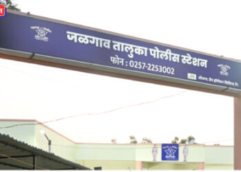 भरधाव बसने दुचाकीला चिरडले : पत्नी ठार, पती गंभीर !