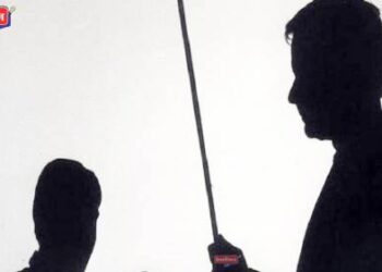 अभ्यास घेताना मुलाला मारहाण करणाऱ्या पालकावर गुन्हा दाखल