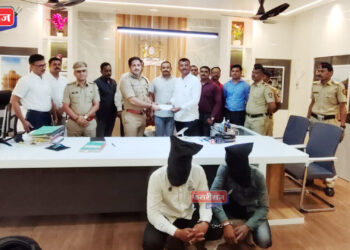 खंडणीसाठी अपहरण : मनमाड रेल्वे स्टेशन परिसरात पाच किलोमीटर पाठलाग करून पोलिसांनी पकडले अपहरणकर्त्यांना..!